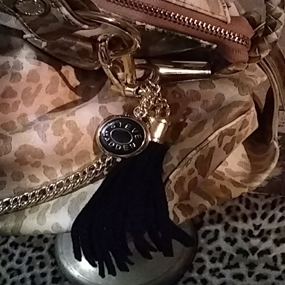 Steve Madden Slouchy Cheetah Print Handbag - image 6